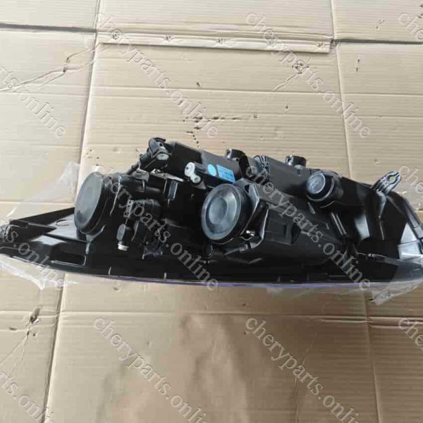 605000635AA HEAD LAMP RIGHT 85