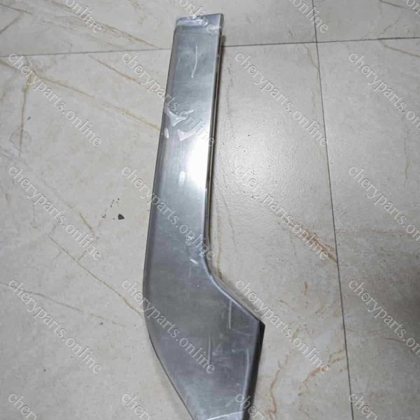 F01-6102040FL LOWER BRIGHT STRIP-FRONT RIGHT DOOR HANDLE 415
