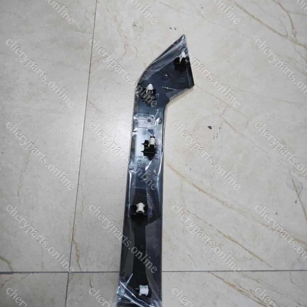 F01-6102040FL LOWER BRIGHT STRIP-FRONT RIGHT DOOR HANDLE 416