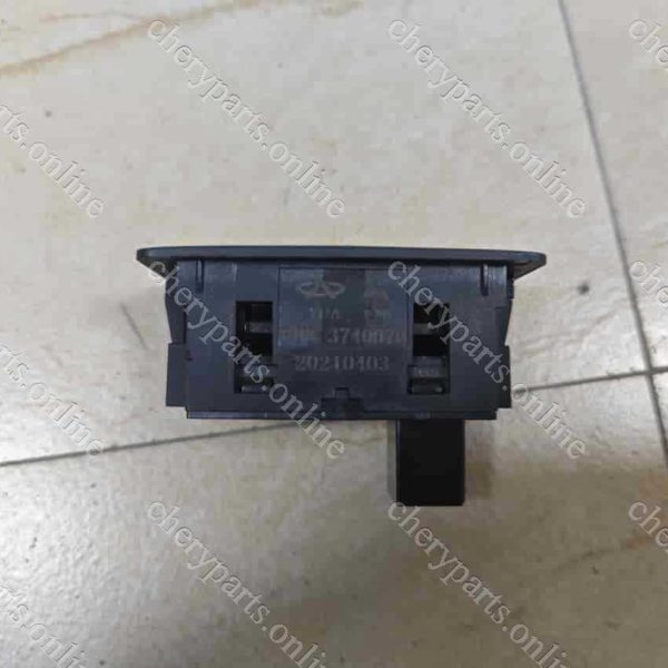 F08-3740070 TAIL DOOR SWITCH 562