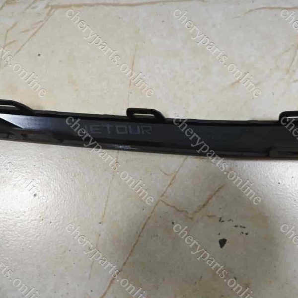 F16-2803547CA-DQ GRILLE BRIGHT STRIP 1-DQ 678