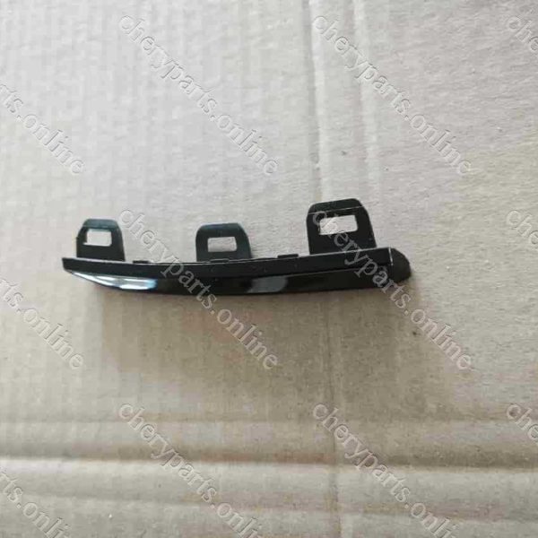 F16-2803558CA-DQ GRILLE BRIGHT STRIP 12-DQ 1647