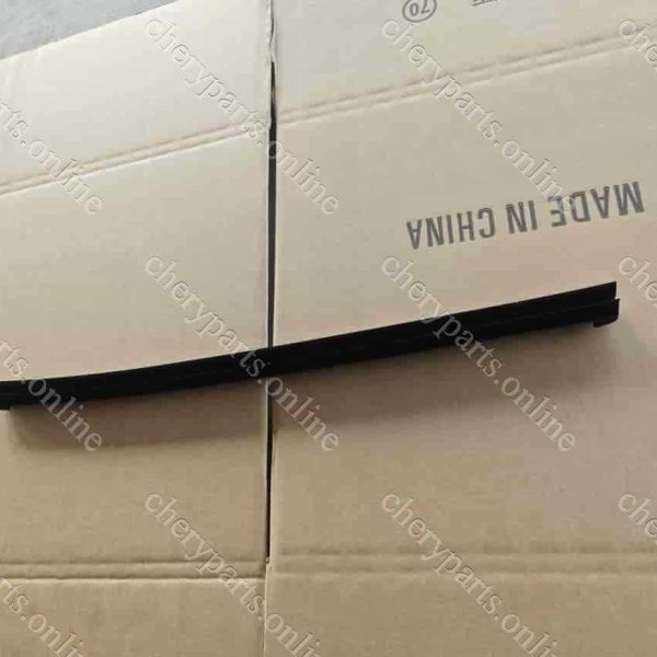 F16-6207116 GLASS INNER WEATHER BAR-REAR DOOR RIGHT 867