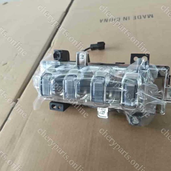 F18-4499020BA RIGHT DAYTIME LAMP POSITION LAMP 1496