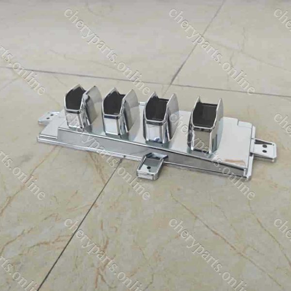 F18-4499020WD SILVER TRIM-RIGHT DAYTIME RUNNING LAMP 1061