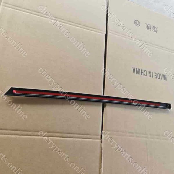 F18-6207210 TRIM STRIP-REAR DOOR LEFT 1105