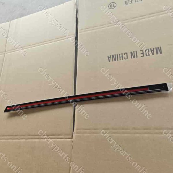 F18-6207210 TRIM STRIP-REAR DOOR LEFT 1106