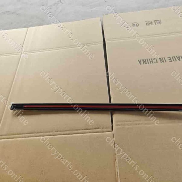 F18-6207220 TRIM STRIP-REAR DOOR RIGHT 1108