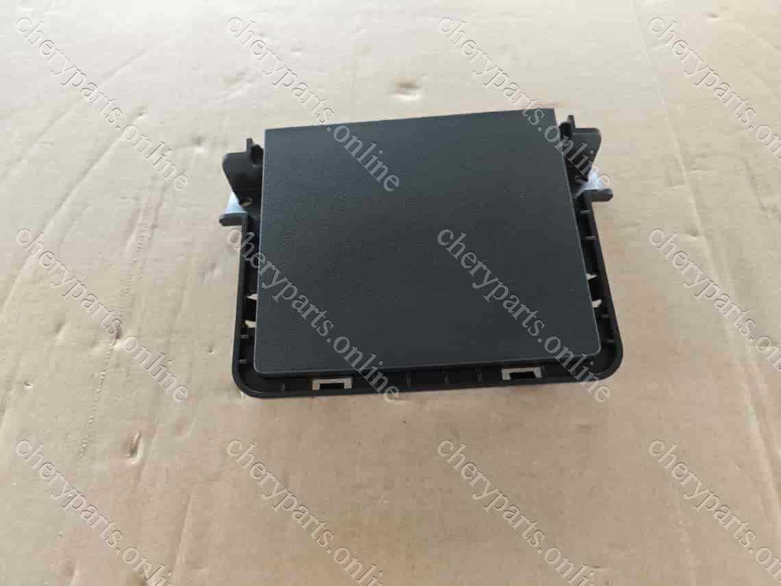 F26-2804517 A TOWING HOOK COVER IN THE MIDDLE OF THE 1743